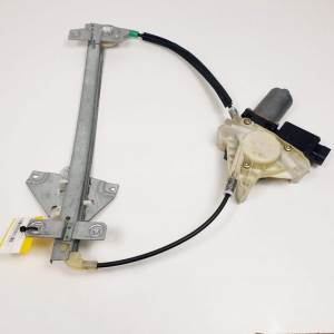 ELEVALUNAS TRASERO IZQUIERDO 0130821653 MITSUBISHI CARISMA BERLINA 5 (DA0) Autodesguaces Alicante