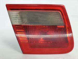 PILOTO TRASERO IZQUIERDO INTERIOR 63218368759 BMW SERIE 3 TOURING (E46) Autodesguaces Alicante