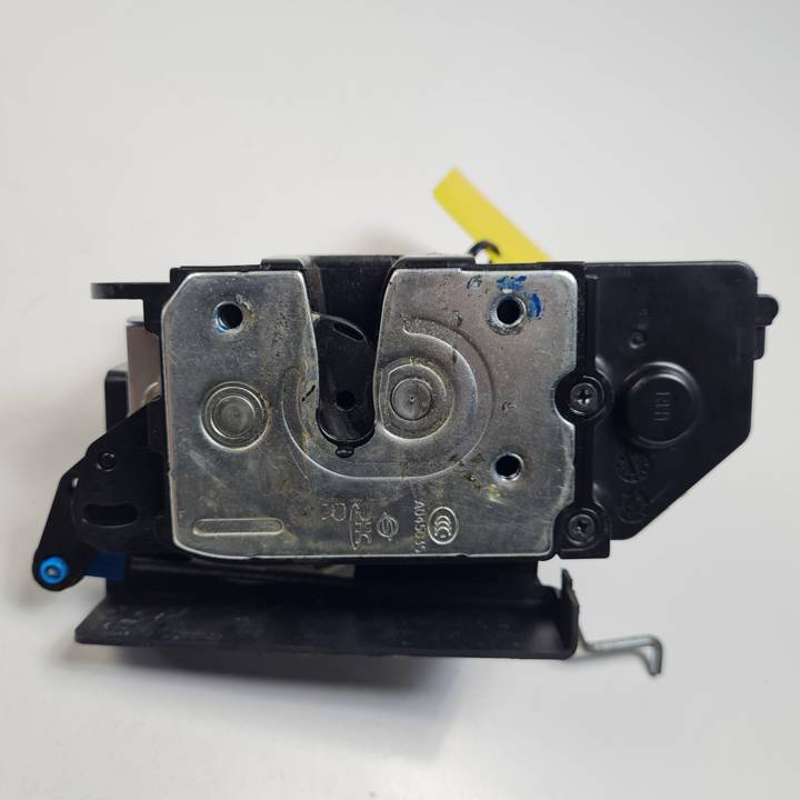 CERRADURA PUERTA DELANTERA DERECHA SSANGYONG RODIUS Autodesguaces Alicante