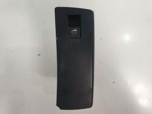 MANDO ELEVALUNAS DELANTERO DERECHO 6952800 BMW SERIE 5 TOURING (E34) Autodesguaces Alicante
