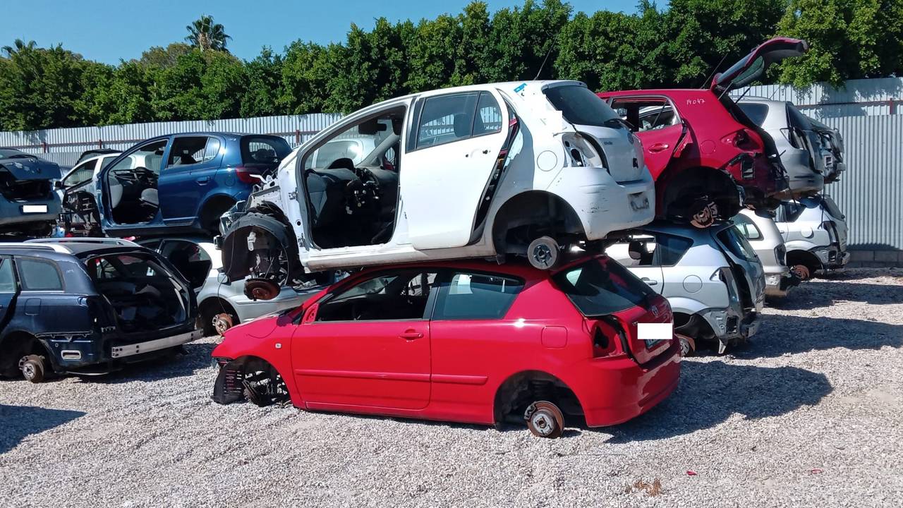 Imagen del vehículo TOYOTA COROLLA (E12)