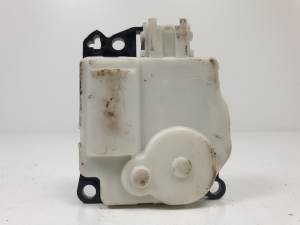 MOTOR APERTURA TRAMPILLAS CLIMATIZADOR AV1119E616HA FORD PUMA Autodesguaces Alicante