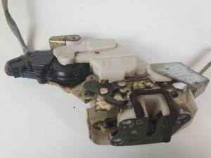 CERRADURA PUERTA TRASERA DERECHA OPEL AGILA Autodesguaces Alicante