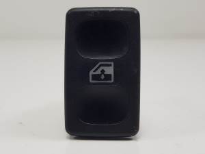 MANDO ELEVALUNAS DELANTERO DERECHO SEAT CORDOBA VARIO (6K5) Autodesguaces Alicante