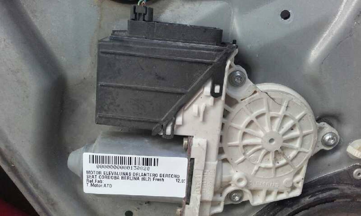 MOTOR ELEVALUNAS DELANTERO DERECHO