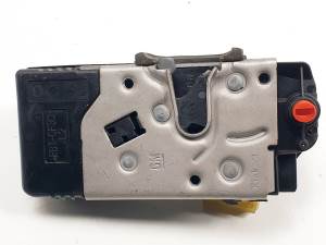 CERRADURA PUERTA TRASERA IZQUIERDA 13157758 OPEL VECTRA C CARAVAN Autodesguaces Alicante