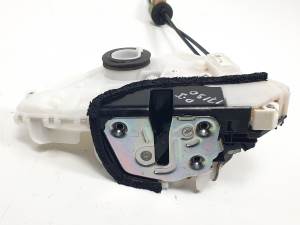 CERRADURA PUERTA DELANTERA IZQUIERDA MAZDA 3 BERLINA (BP) Autodesguaces Alicante