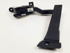 POTENCIOMETRO PEDAL 327273R300 HYUNDAI I40 Autodesguaces Alicante