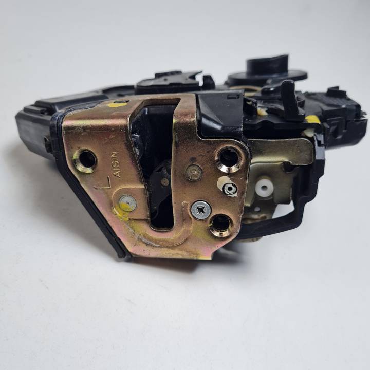CERRADURA PUERTA TRASERA IZQUIERDA TOYOTA AVENSIS BERLINA (T25) Autodesguaces Alicante