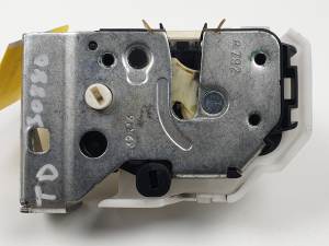 CERRADURA PUERTA TRASERA DERECHA 519876030 FIAT TIPO II (356) SEDAN Autodesguaces Alicante