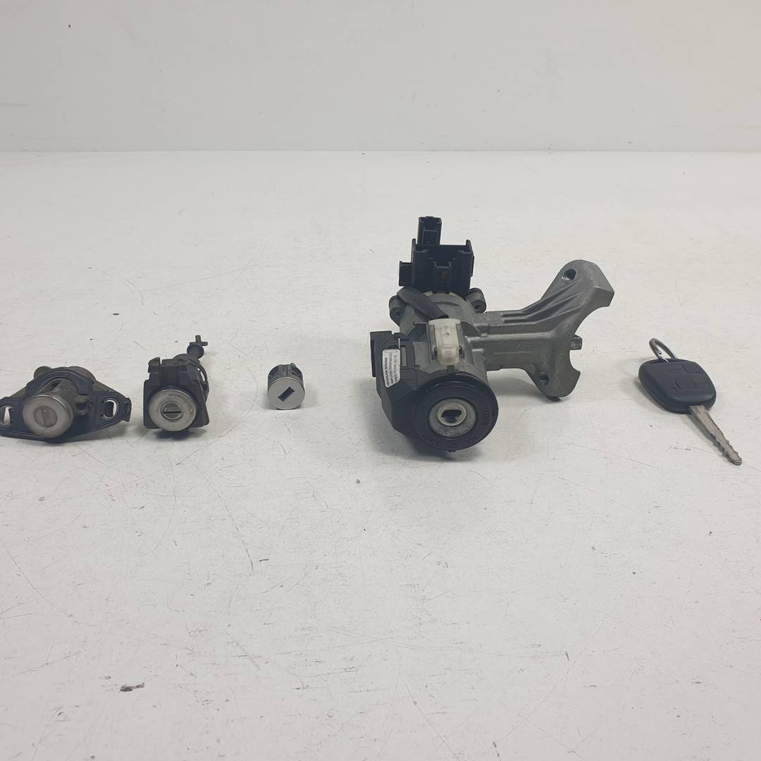 ANTIRROBO - 45020024 - TOYOTA - COROLLA (E12)