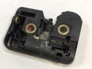 CERRADURA MALETERO / PORTON 6K6827505A SEAT IBIZA (6K1) Autodesguaces Alicante