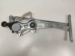 ELEVALUNAS DELANTERO DERECHO 0620401760 LEXUS RX 300(MCU35) Autodesguaces Alicante