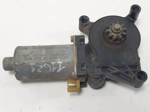 MOTOR ELEVALUNAS DELANTERO IZQUIERDO 0130821671 MERCEDES CLASE SLK (W170) ROADSTER Autodesguaces Alicante