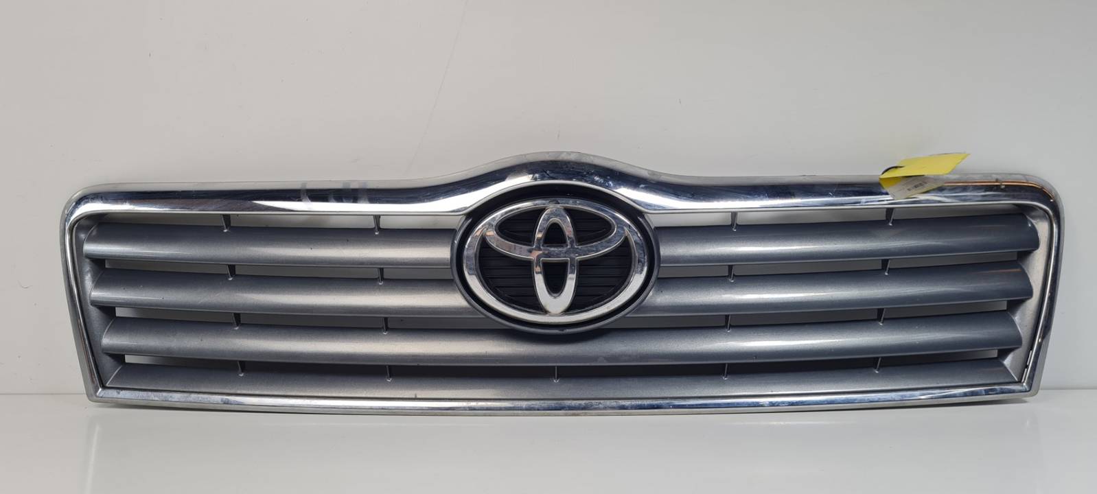 REJILLA DELANTERA 32320010 TOYOTA AVENSIS BERLINA (T25) Autodesguaces Alicante