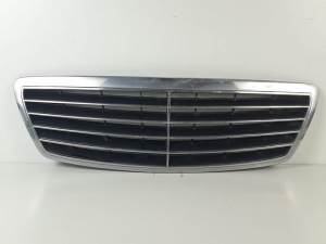 REJILLA DELANTERA A2208800583 MERCEDES CLASE S (W220) BERLINA Autodesguaces Alicante