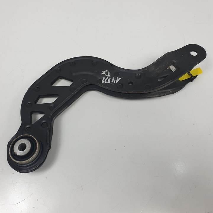 BRAZO SUSPENSION INFERIOR TRASERO IZQUIERDO - A2463501006 - INFINITI - Q30