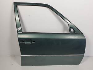 PUERTA DELANTERA DERECHA MERCEDES CLASE E (W124) BERLINA Autodesguaces Alicante