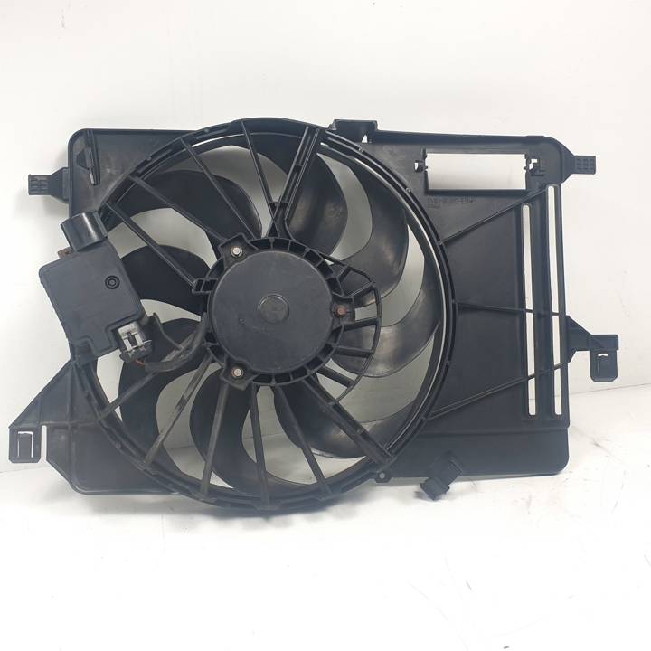 ELECTROVENTILADOR 8V618C607EB FORD FOCUS TURN. (CB8) Autodesguaces Alicante