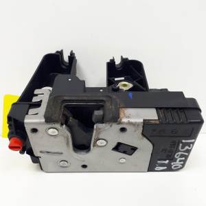CERRADURA PUERTA TRASERA DERECHA 13157759 OPEL VECTRA C CARAVAN Autodesguaces Alicante
