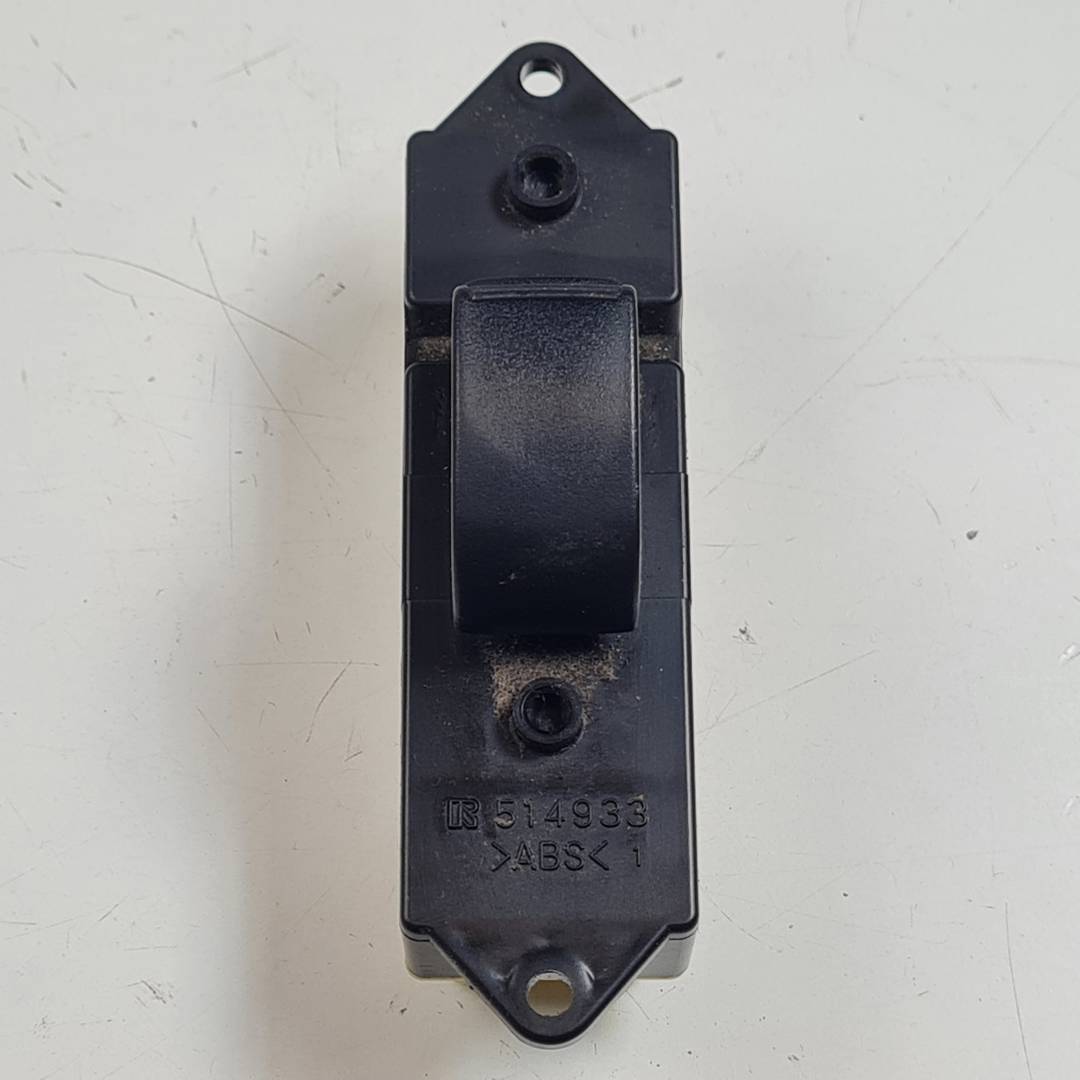 MANDO ELEVALUNAS DELANTERO DERECHO - 8608A022 - MITSUBISHI - GRANDIS (NA0W)