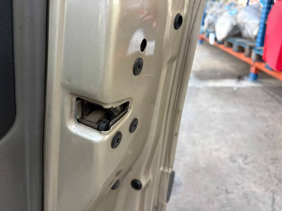 CERRADURA PUERTA DELANTERA DERECHA