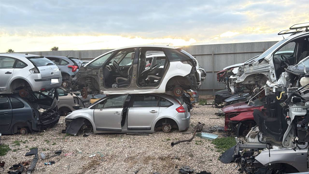 Imagen del vehículo CITROEN C4 BERLINA