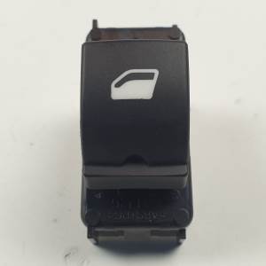 MANDO ELEVALUNAS TRASERO IZQUIERDO 13483539 OPEL CROSSLAND X Autodesguaces Alicante
