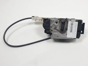 CERRADURA PUERTA DELANTERA DERECHA A9067201835 MERCEDES SPRINTER II JAMES COOK (906) Autodesguaces Alicante