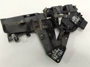 CERRADURA PUERTA DELANTERA DERECHA 3M5AR21812A0 FORD FOCUS BERLINA (CAP) Autodesguaces Alicante