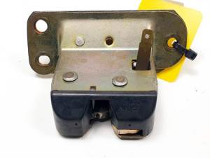 CERRADURA MALETERO / PORTON MITSUBISHI CARISMA BERLINA 5 (DA0) Autodesguaces Alicante