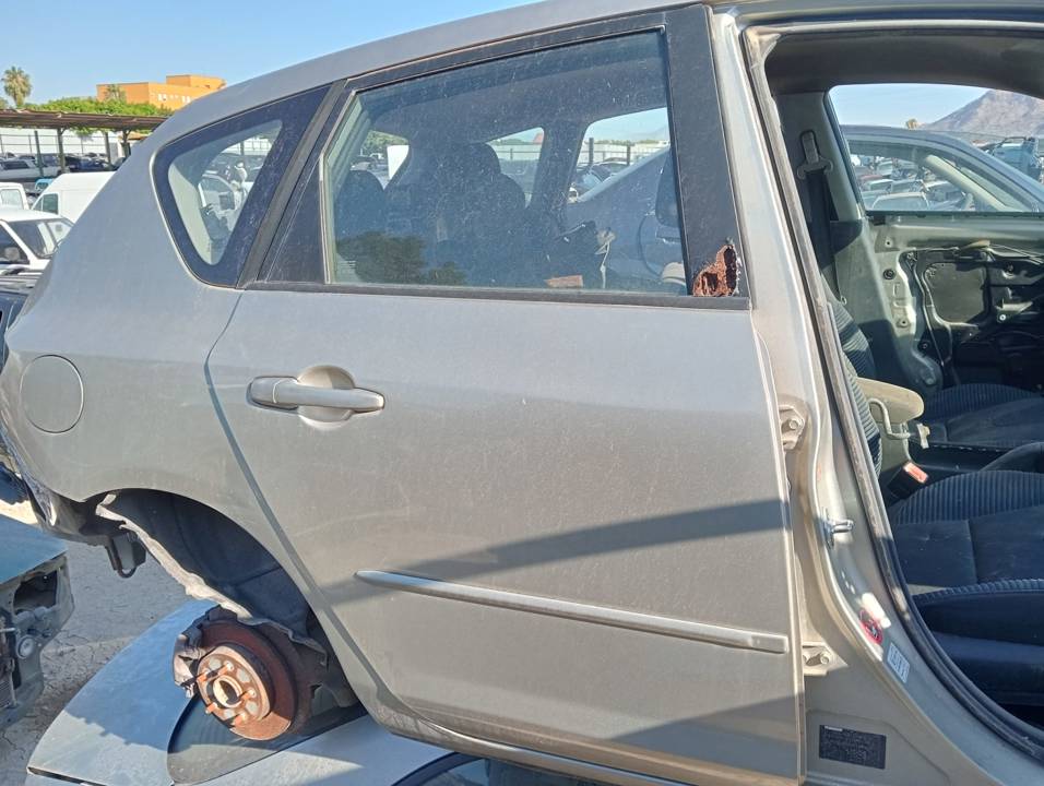 CERRADURA PUERTA TRASERA DERECHA