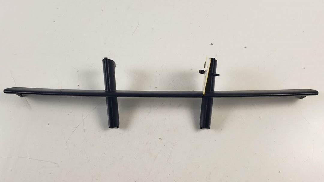 REJILLA PARAGOLPES CENTRAL - 703370210 - BMW - SERIE 5 BERLINA (E60)
