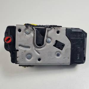 CERRADURA PUERTA TRASERA DERECHA 13228372 OPEL ZAFIRA B Autodesguaces Alicante