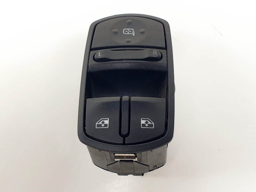 MANDO ELEVALUNAS DELANTERO IZQUIERDO - 13258521AA - OPEL - CORSA D