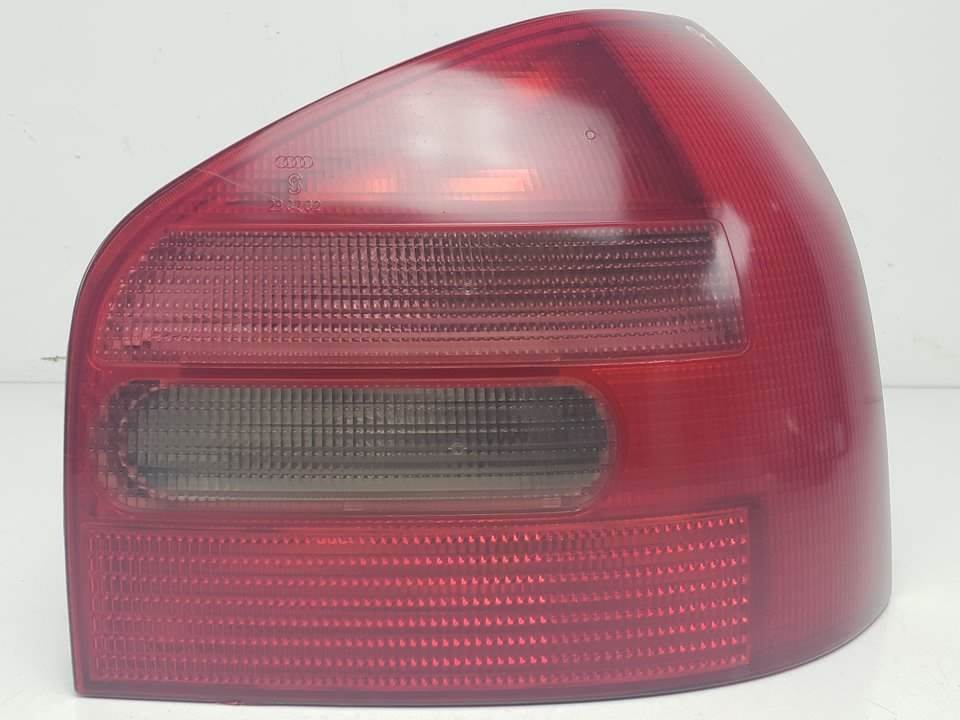 PILOTO TRASERO DERECHO - 8L0945095 - AUDI - A3 (8L)
