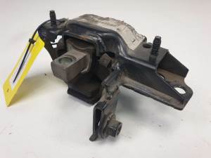 SOPORTE MOTOR IZQUIERDO 6R0199555 SEAT IBIZA (6J5) Autodesguaces Alicante