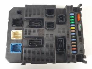 CAJA RELES / FUSIBLES 9664156780 CITROEN C2 Autodesguaces Alicante