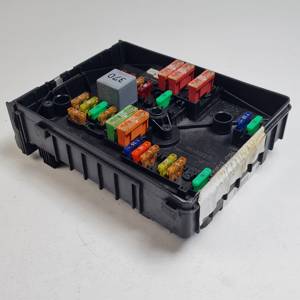 CAJA RELES / FUSIBLES 1K0937125D SEAT ALTEA (5P1) Autodesguaces Alicante