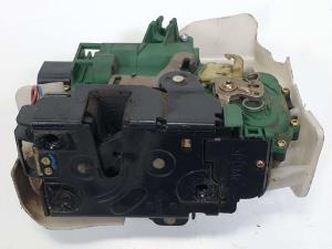 CERRADURA PUERTA DELANTERA DERECHA VOLKSWAGEN PASSAT BERLINA (3B3) Autodesguaces Alicante