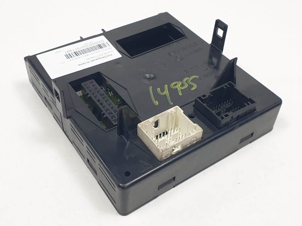 CAJA RELES / FUSIBLES - 8200228549 - RENAULT - LAGUNA II (BG0)