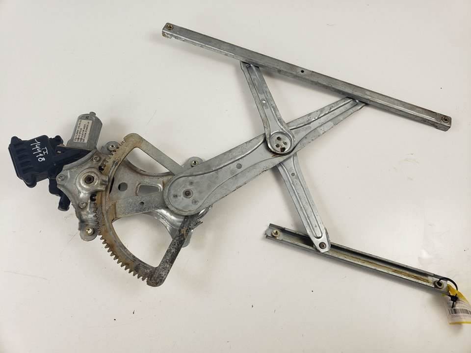 ELEVALUNAS TRASERO IZQUIERDO - 698400F020 - TOYOTA - COROLLA VERSO (R1)