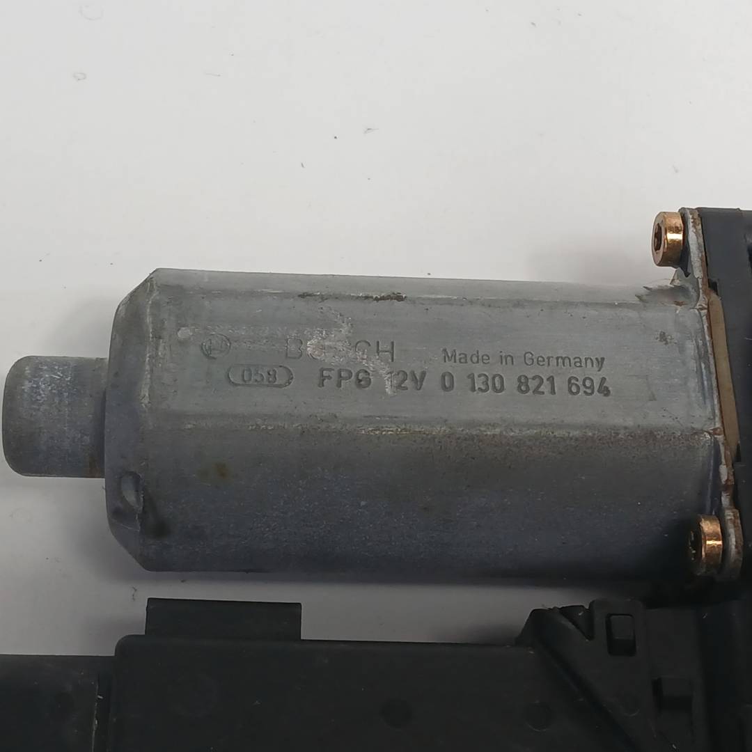 Foto 4 de Elevalunas Delantero Derecho Volkswagen Passat Berlina (3b3) (2000–2005)