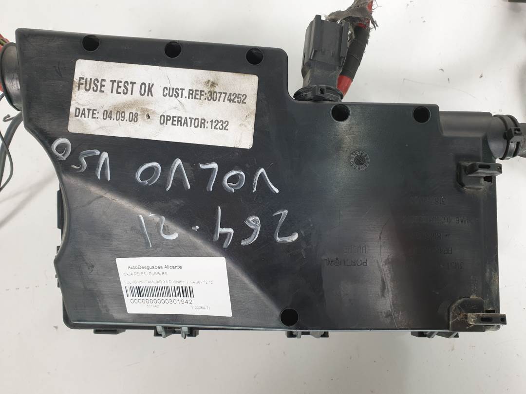 CAJA RELES / FUSIBLES - 318789120 - VOLVO - V50 FAMILIAR