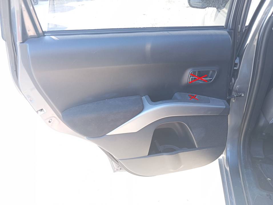 GUARNECIDO PUERTA TRASERA IZQUIERDA