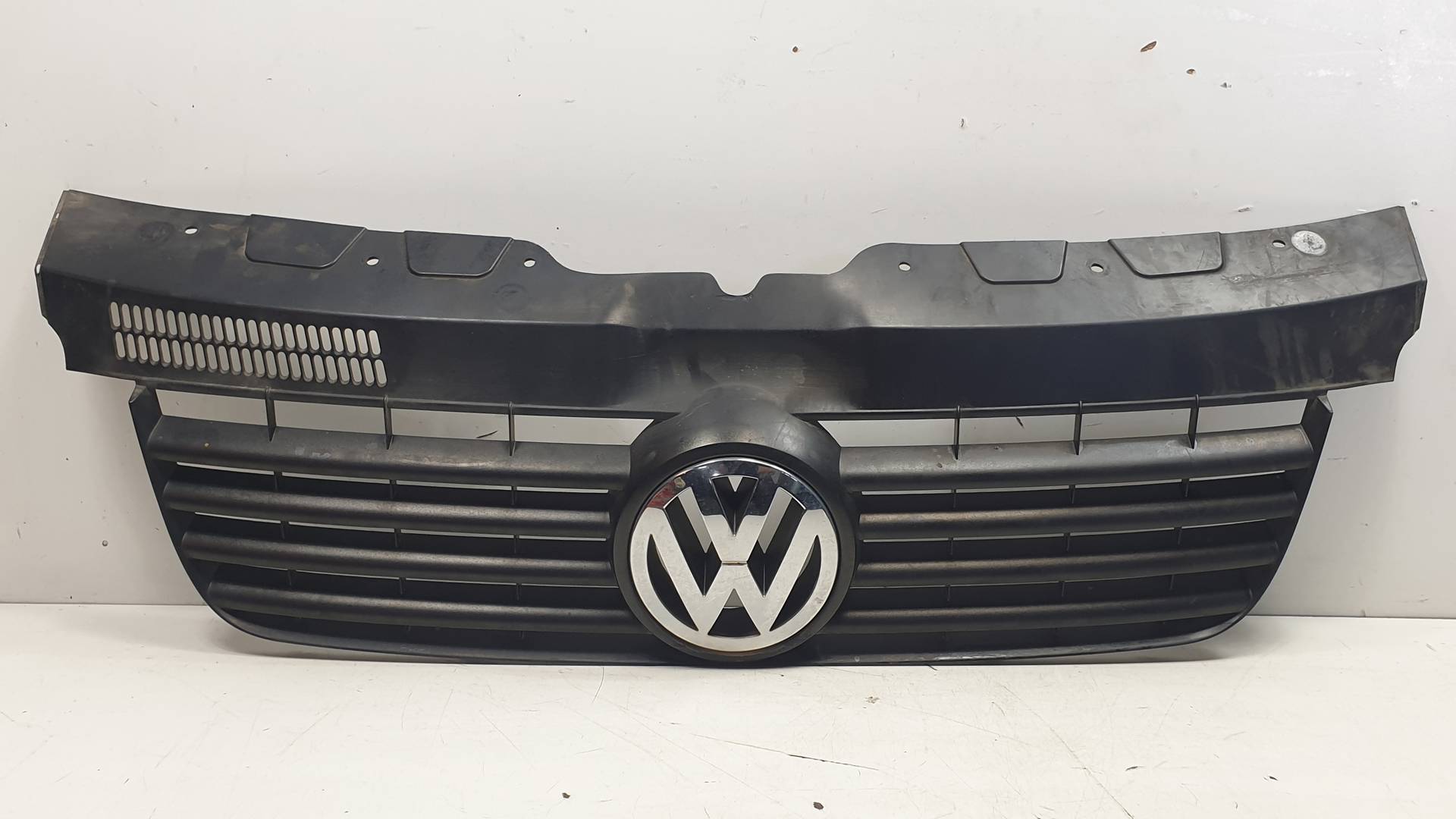 REJILLA DELANTERA - 7H0807101 - VOLKSWAGEN - T5 TRANSPORTER/FURGONETA