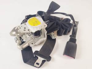 CINTURON SEGURIDAD DELANTERO IZQUIERDO 7R8810P TOYOTA IQ Autodesguaces Alicante