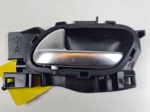 MANETA INTERIOR DELANTERA IZQUIERDA 96605254VV PEUGEOT 208 Autodesguaces Alicante