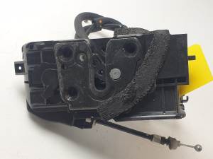 CERRADURA PUERTA DELANTERA DERECHA 813202B030 HYUNDAI SANTA FE (BM) Autodesguaces Alicante