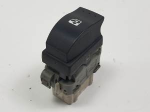MANDO ELEVALUNAS TRASERO IZQUIERDO RENAULT MEGANE II BERLINA 5P Autodesguaces Alicante